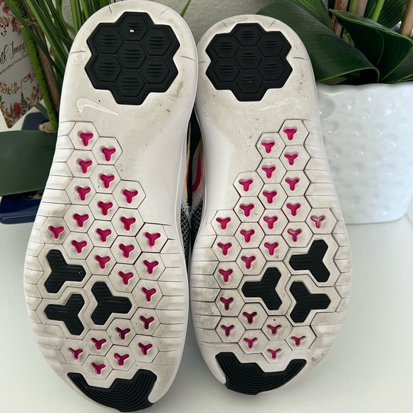 Nike Free TR8 Low Top Womens Running Shoes Black Pink 942888-008 sz 5.5 - Picture 4 of 4